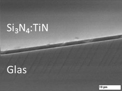 REM-Aufnahme einer Si3N4:TiN-Schicht auf Glas